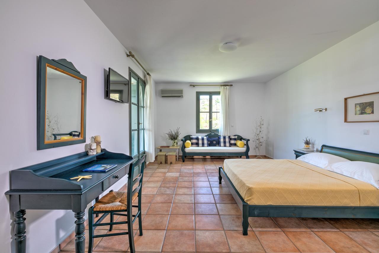 Dioni Hotel Skyros Bagian luar foto