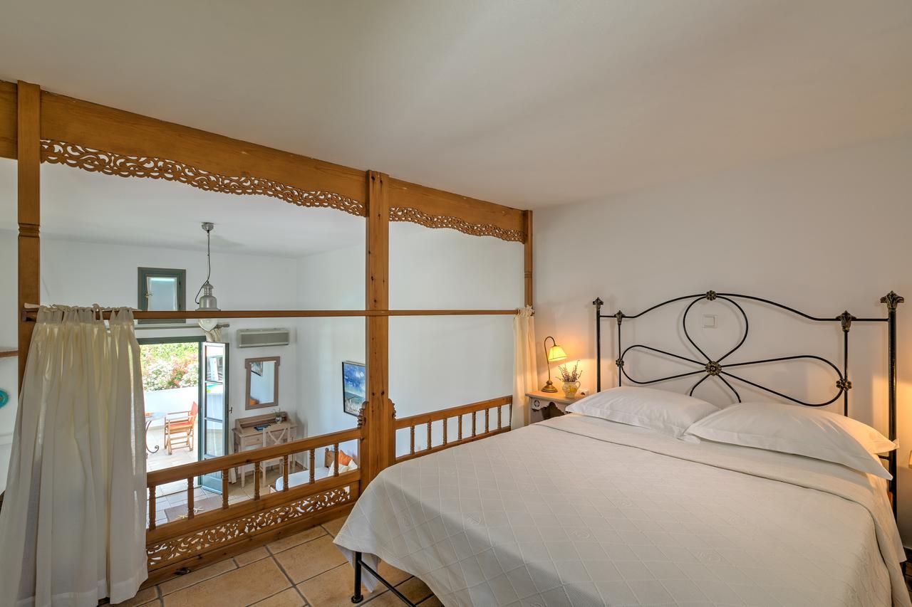 Dioni Hotel Skyros Bagian luar foto