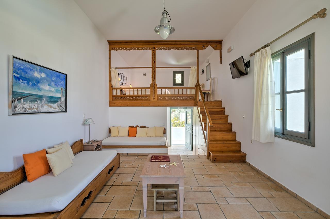 Dioni Hotel Skyros Bagian luar foto